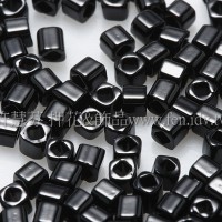 2mm短管日本珠黑色-10g