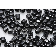 2mm短管日本珠黑色-10g