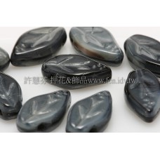 5x10mm捷克紫薇葉形珠-黑灰蛋白雙色-20個