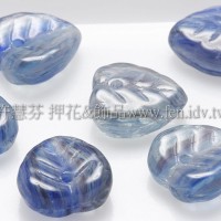 捷克愛心葉形珠9*9mm丹寧藍- 黑線條