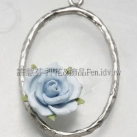 粉藍薔薇橢圓連接墜飾