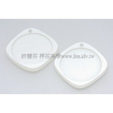 珠光雲貝海洋蛋白色菱形墜飾25*25mm-2個