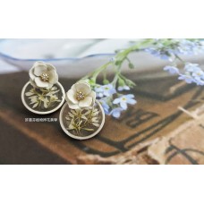白雪-灌膠押花植物耳環