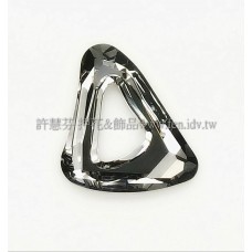 施華洛帆式三角20x22mm銀色夜彩-1個