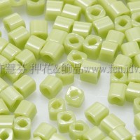 1.5mm方管日本珠-不透明蘋果綠色-5g