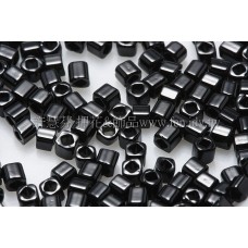 1.5mm方管日本珠-不透明黑色-5g