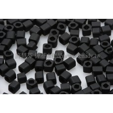 1.5mm方管日本珠-不透明霧面黑色-5g