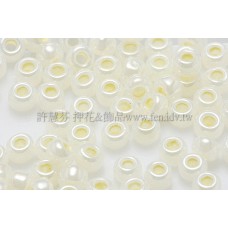 3mm圓管日本珠斯里蘭卡珠光奶油香蕉色--10g