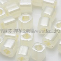 4mm方管日本珠斯里蘭卡珠光奶油香蕉色--10g