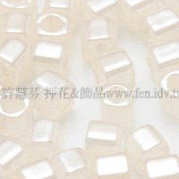 3mm方管日本珠斯里蘭卡珠光象牙白色--10g