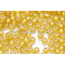 2mm日本珠黃綠色玻璃內鑲-膚黃色--10g