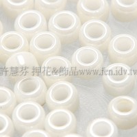 3mm日本珠不透明珠光米白色--10g