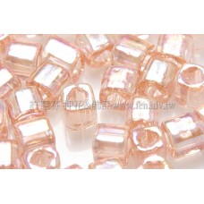 4mm方管日本珠珠光七彩水蜜桃粉紅色--10g