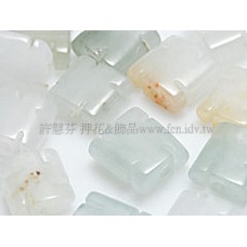 935 翠白玉 9*9mm -2個 